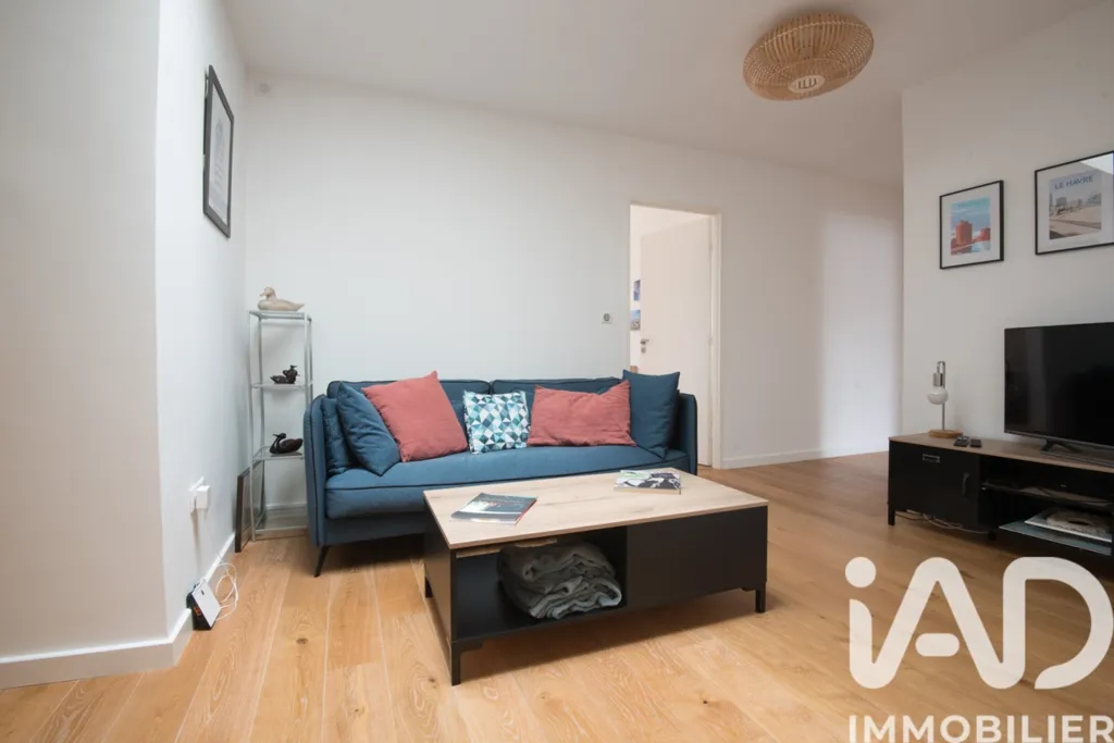 Living Room - 6-Piece Apartment with Terraces in Rue des Arènes