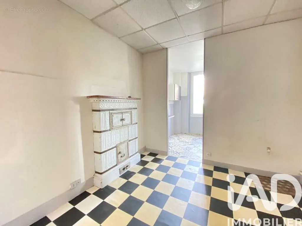 Pièces - Studio dans Propriété de Caractère à Digoin
