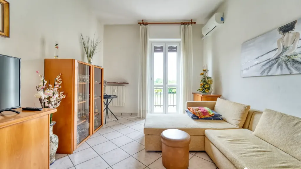 Séjour - Spacious 2-Bedroom Apartment in Casalmaiocco