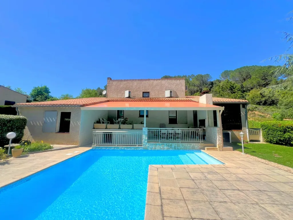 Piscine - Villa avec Vue Imprenable et Piscine près de Limoux