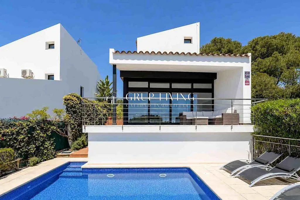 Bassein - Charm Villa with Pool in Vallpineda
