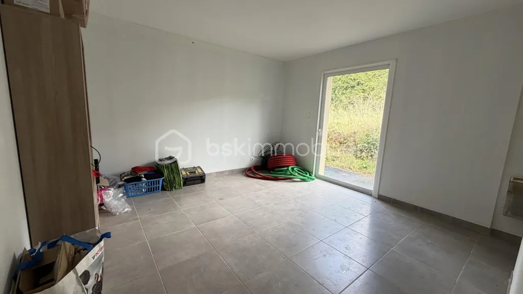 Stanze - Twin-Home with Garden Potential in SAVASSE