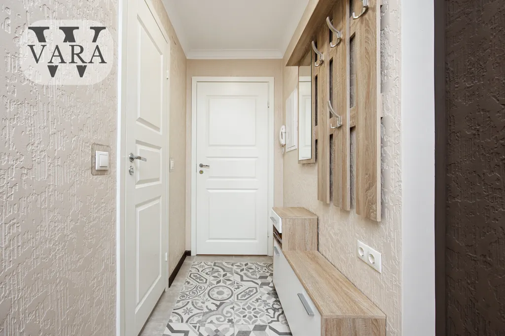 hallway_entrance