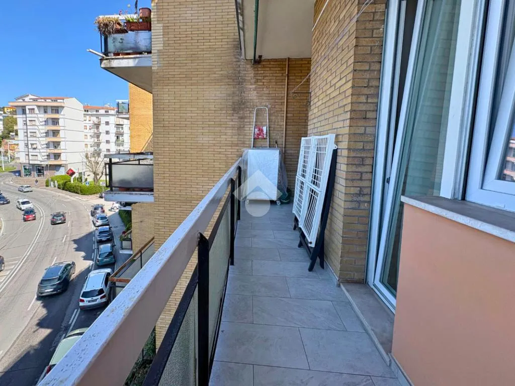 Balcon - Renovated Apartment with Balcony in Ancona