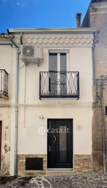Extérieur - Rear-Adjoining Villa with Balcony in Calitri