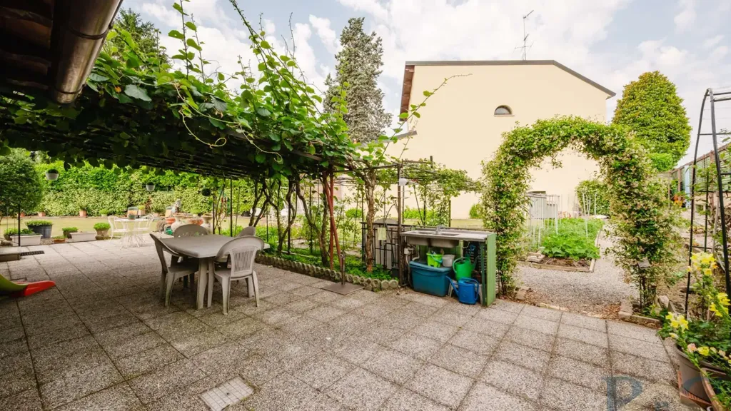 Terrazza - Bifamiliar Villa with Garden in Milan