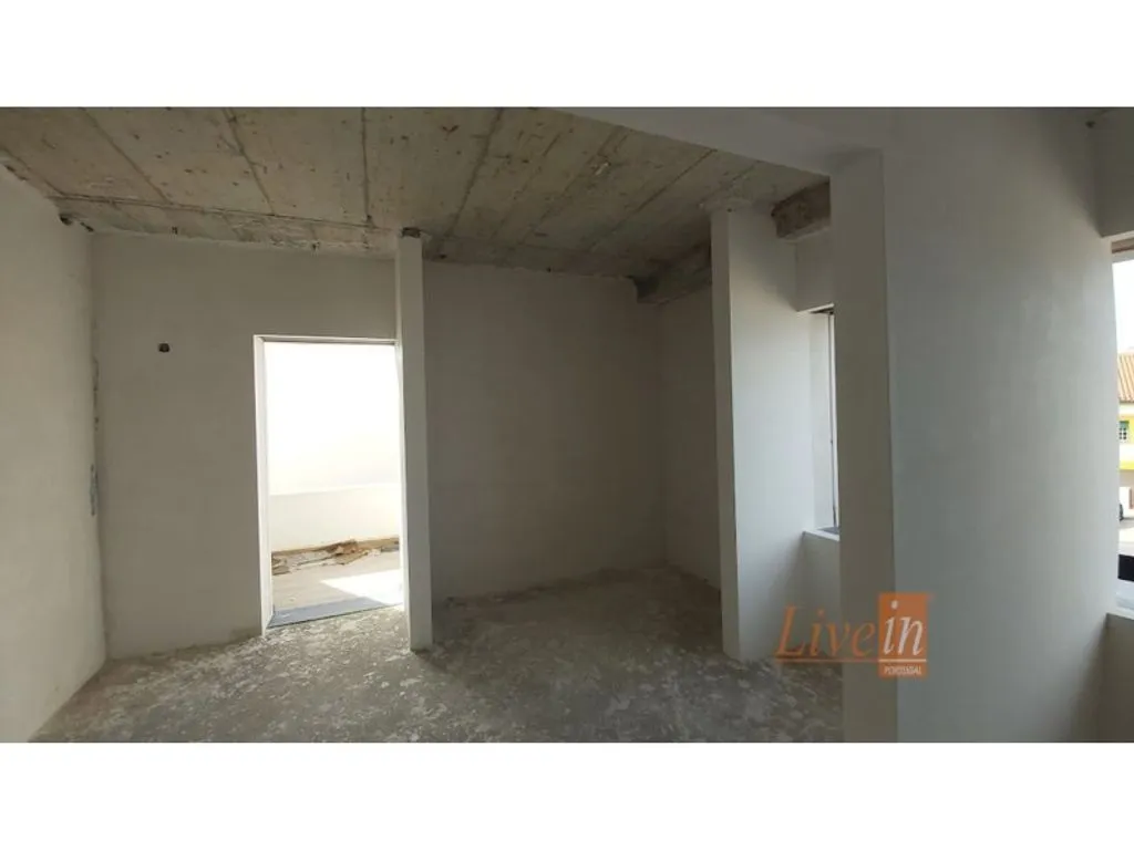Toad - Modern Detached House with Garden in Mafra