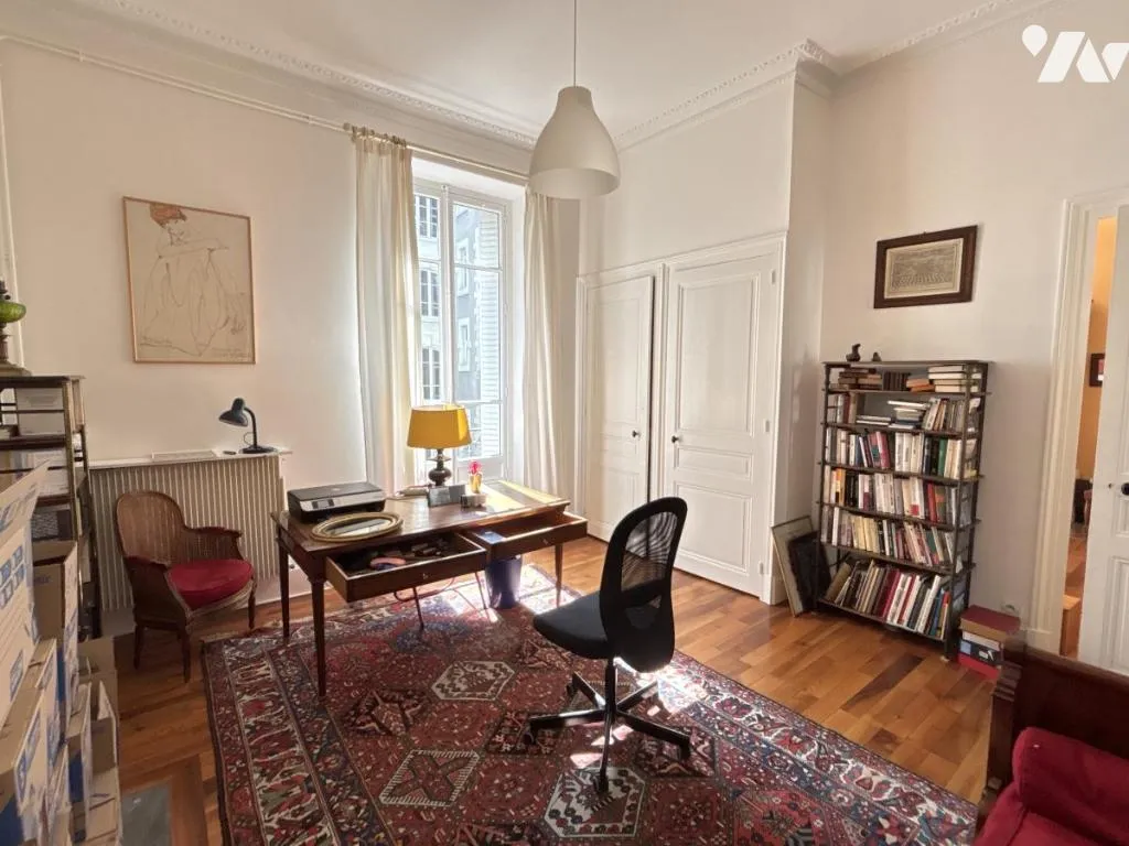 Studio - Haussmannian Flat with Balconies in Grenoble Centre