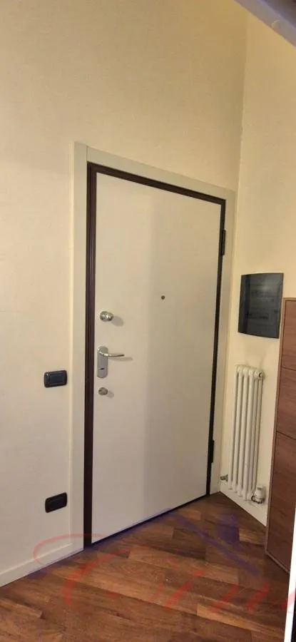 Esik - Modern Apartment with Terraces in Lecco Centre