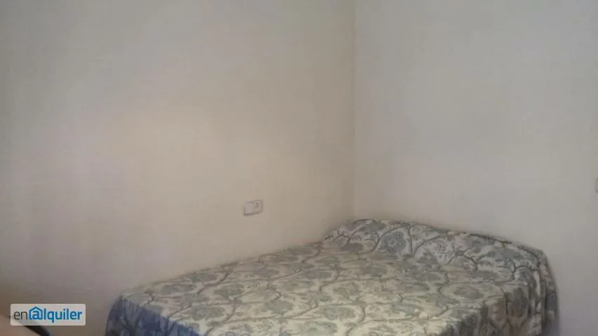 Chambres - Student-Friendly Flat with Balcony in City Centre