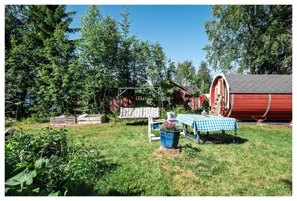 Jardin - Cottage with Waterfront in Stöcke