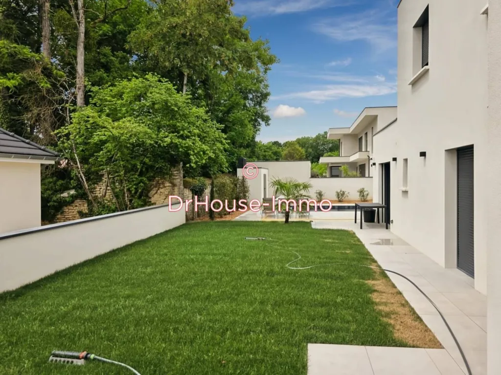 Jardin - Maison Moderne avec Toit Terrasse à Bretigny