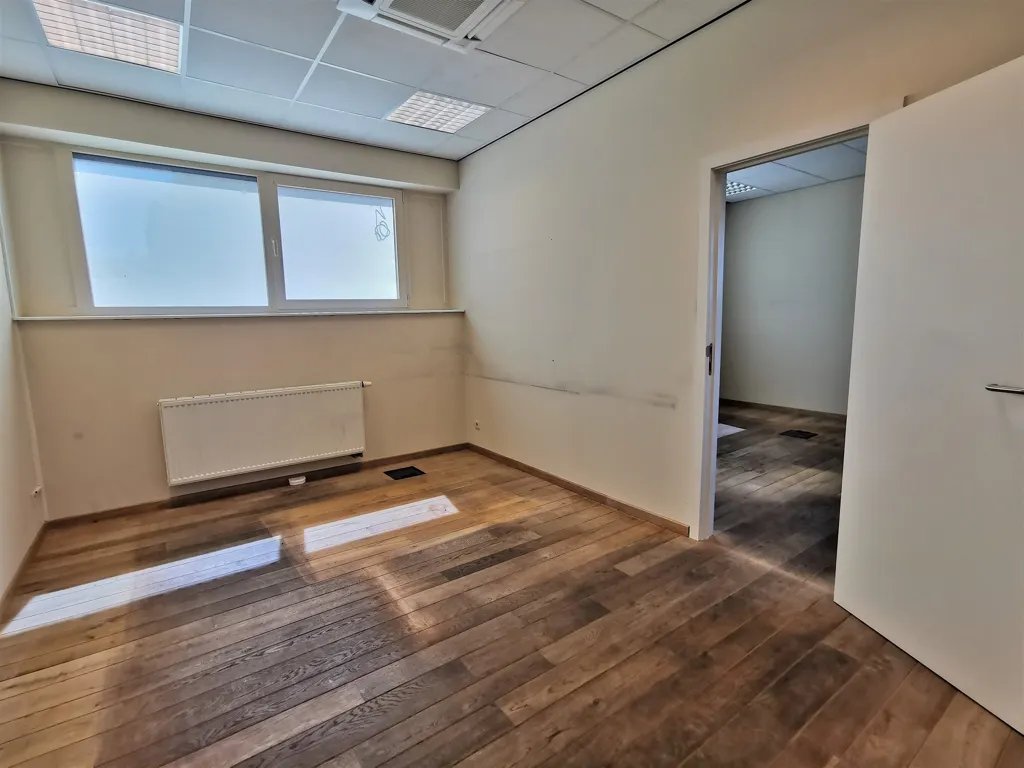 Toad - Commercial Property with Office and Warehouse in Herent