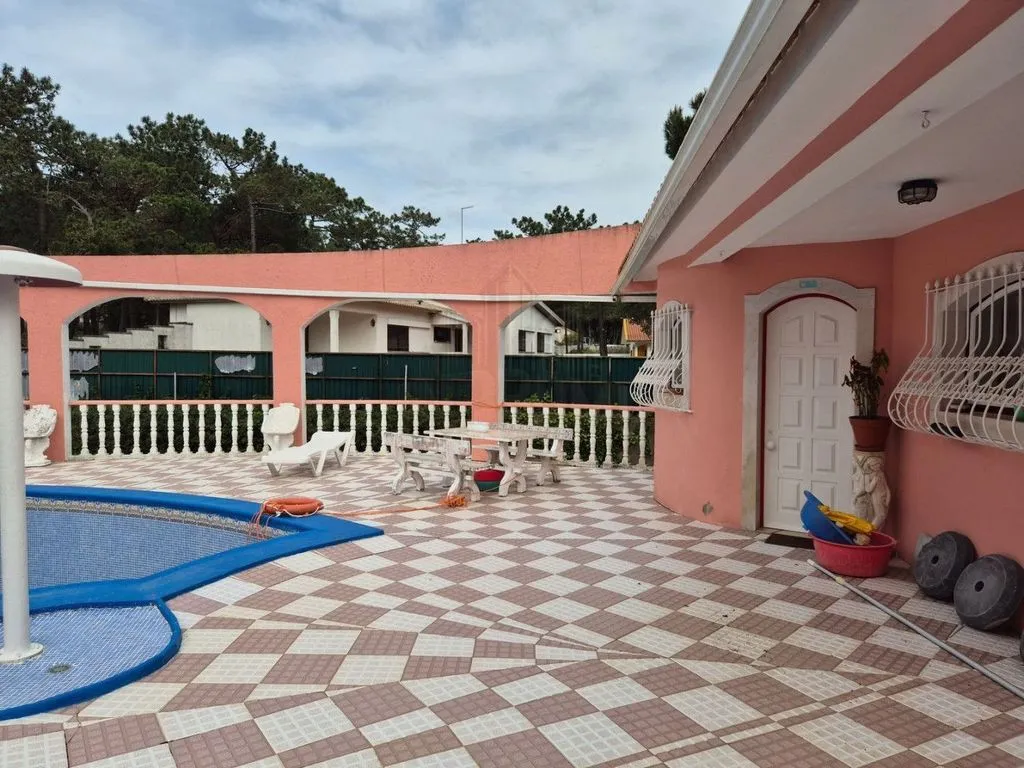Pool - Luxury House with Pool in Sintra