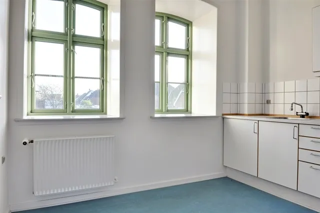 Cuisine - 4-Bedroom Apartment with Balcony in Tønder