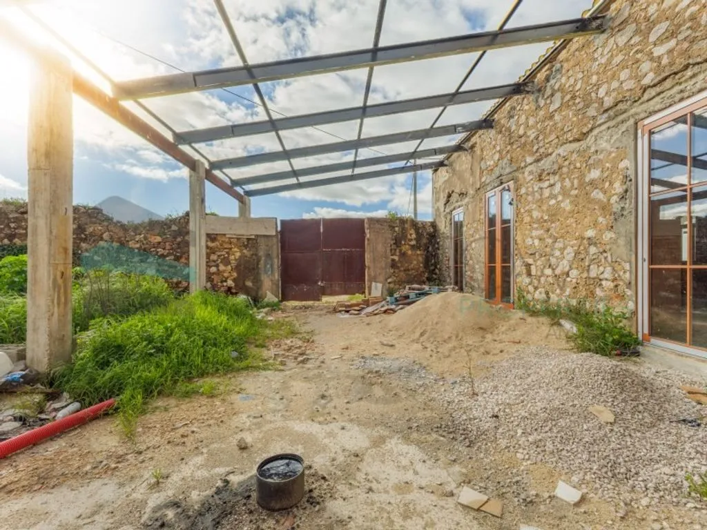 Aed - Luxury Mansion with Traditional Design in Boliqueime