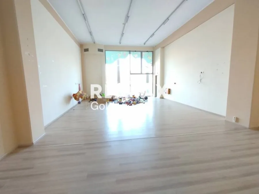 Toad - Shop with Office in Kymi Centre