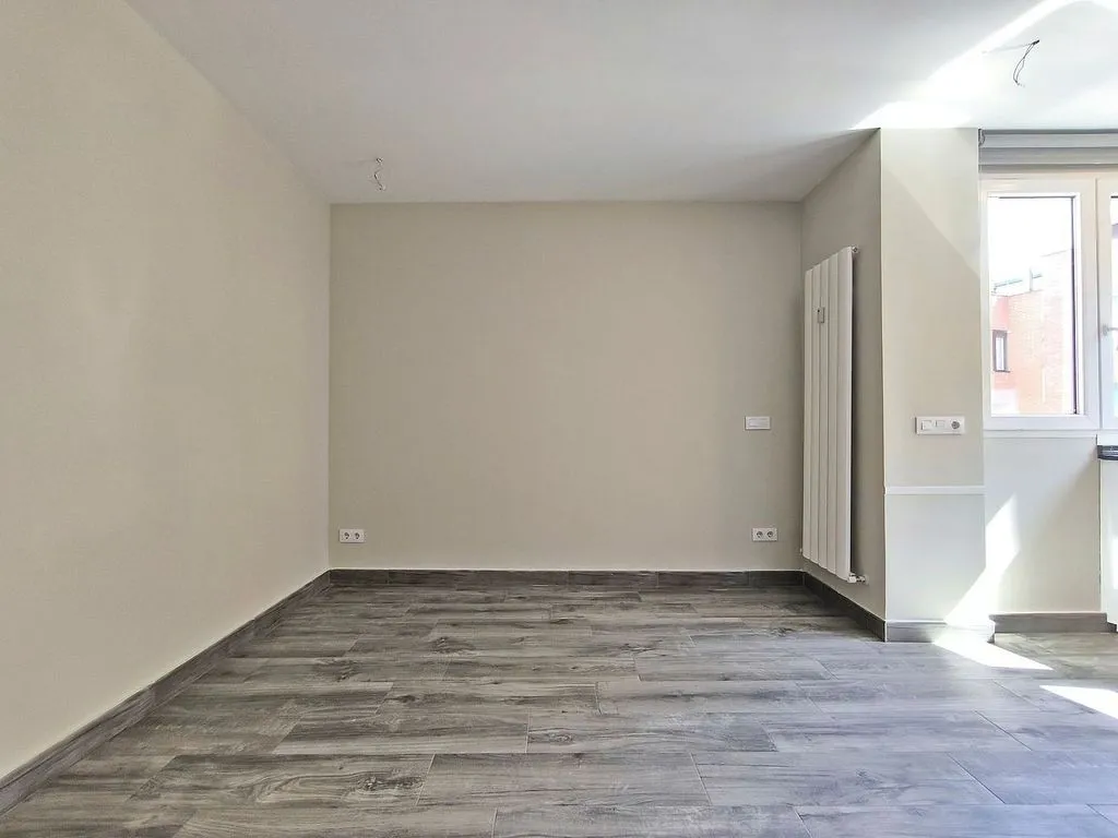 Living Room - Modernised Flat with East View in Chamartín