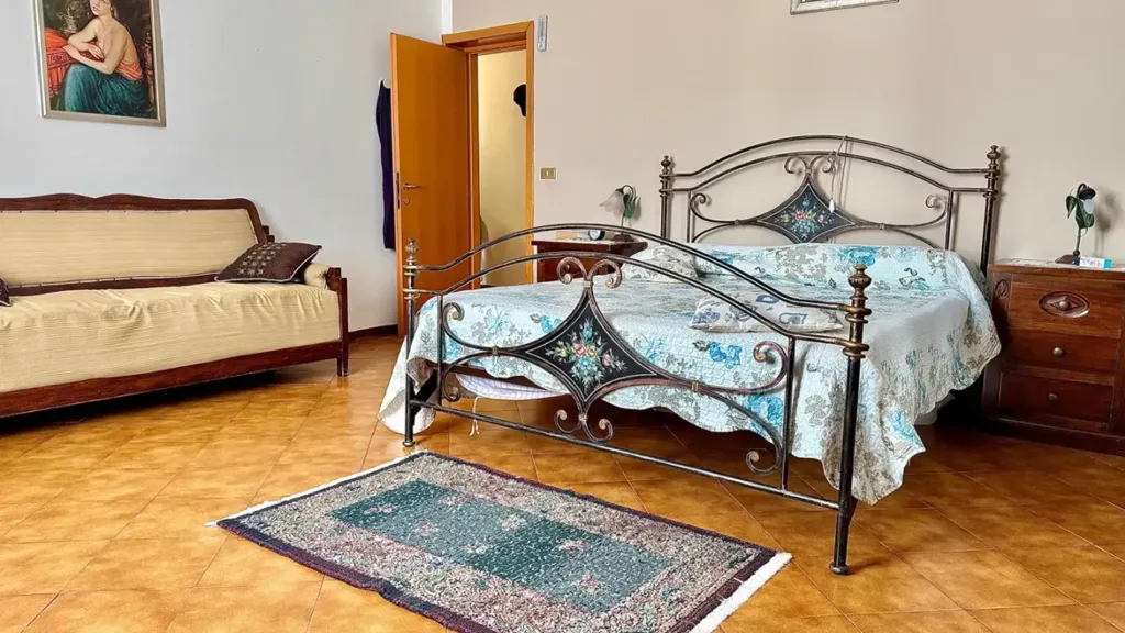 Chambres - 3-Bed Apartment with Veranda in Parma