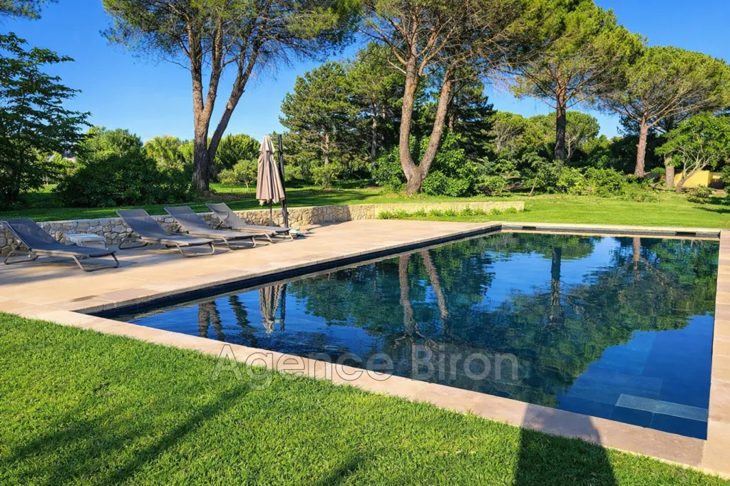 Piscine - Villa Luxueuse avec Piscine à Puyricard