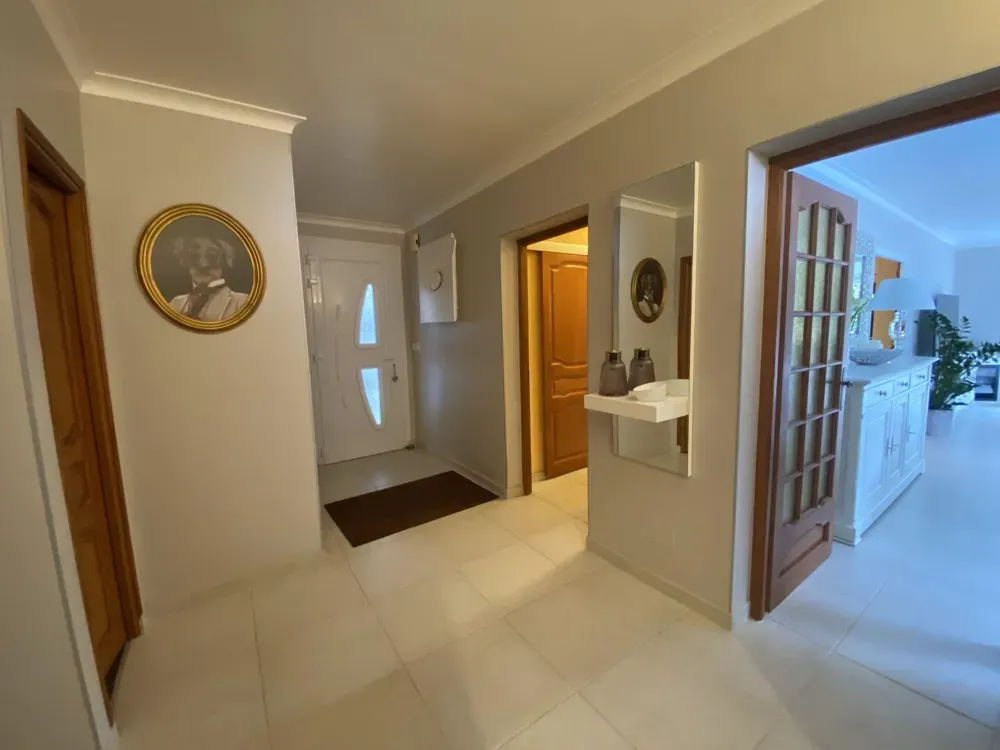 Esik - Character House with Pool near Cahors
