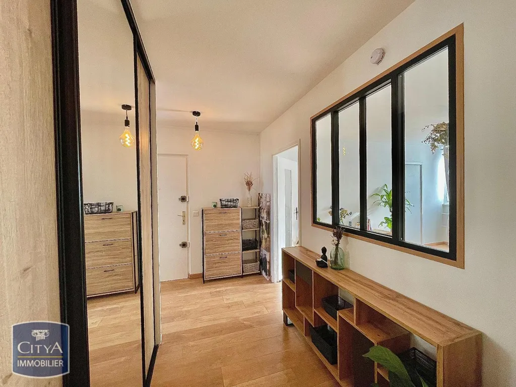 Entrée - Chambre en Colocation avec Ascenseur à Saint-Étienne