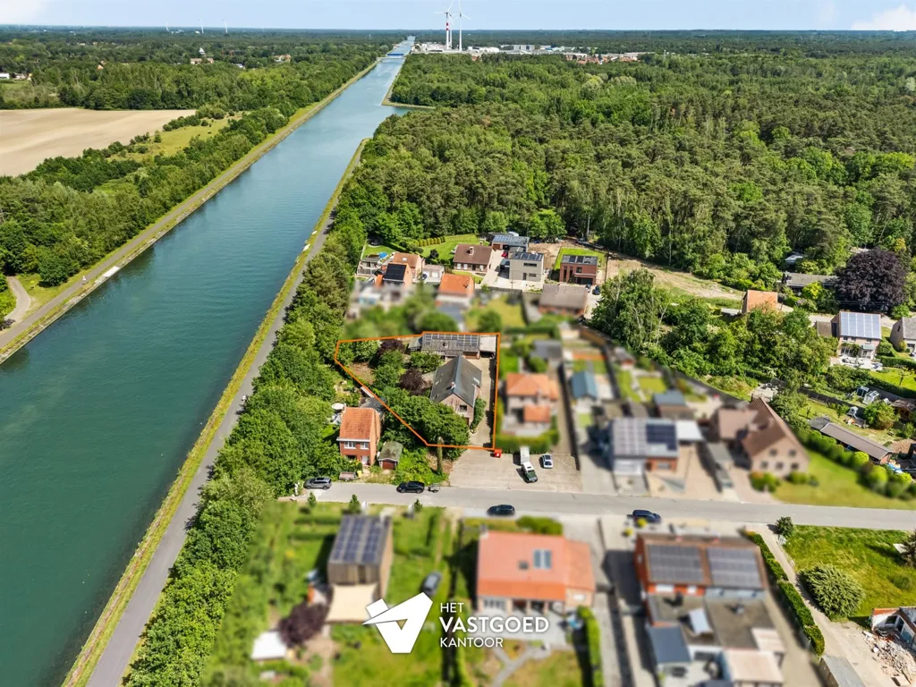 Vue aérienne - Maison avec Atelier sur Terrain de 1372m² à Balen