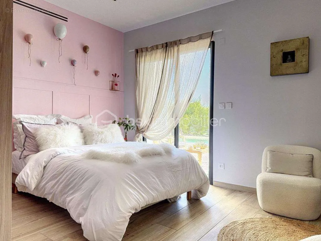 Bedrooms - Villa with Panoramic View on Vedène Heights