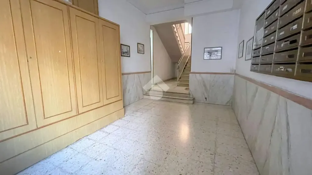 Esik - Three-Bedroom Flat with Balcony in Palermo