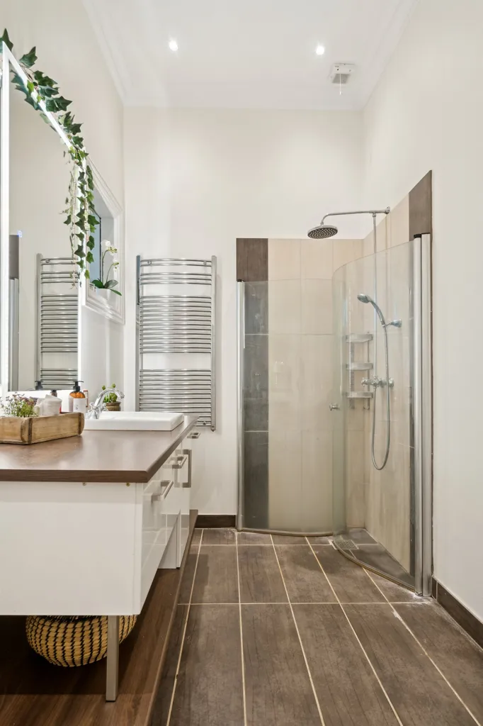 Bathrooms - Historic Manor with Garden in Midtsjælland