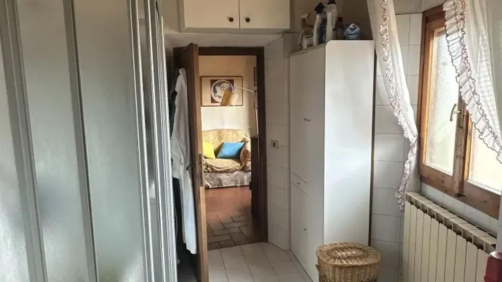 Salles de bain - 5-Room Apartment in Pontassieve Centre