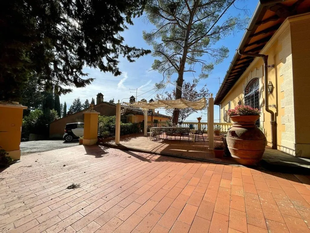 Terrass - Period Villa with City View in Florence