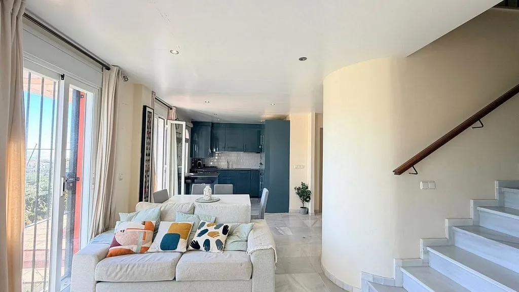 Séjour - Duplex with Pool in La Duquesa