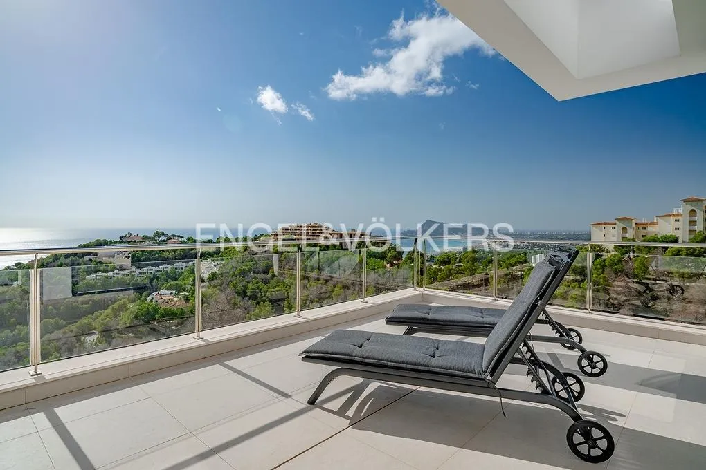 Rõdu - Modern Villa with Sea Views in Altea Hills