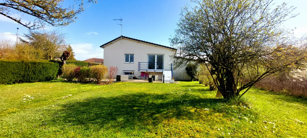 Aed - Pavilion with Garden in Conflans-en-Jarnisy