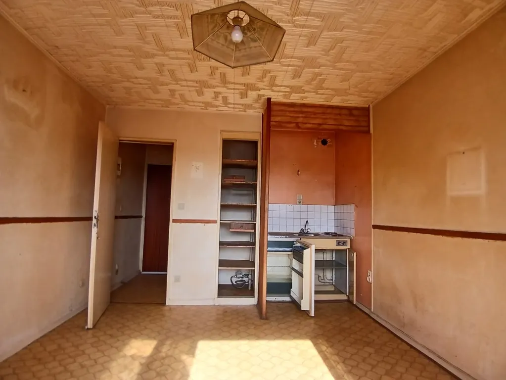 Cuisine - Studio à Rénover avec Parking à Nice