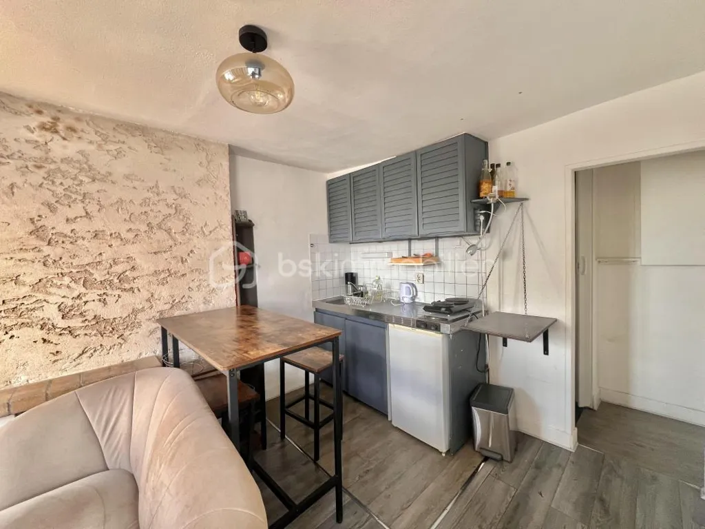 Cuisine - Appartement T2 Sud avec Vue Dégagée à Paris