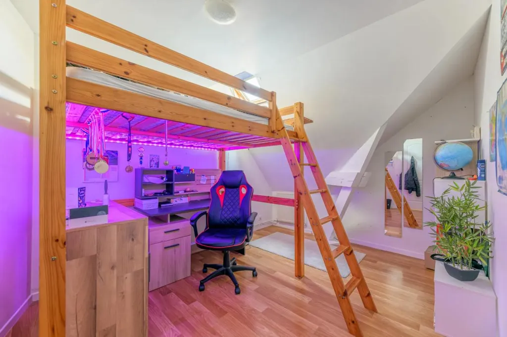 Chambres - Maison de 9 Pièces avec Jardin et Piscine à Bourgueil