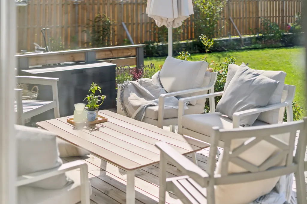 Terrasse - Modernised Villa with Garden near Køge