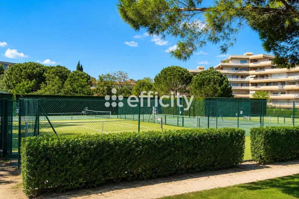 Aed - T2 with Terrace and Pool in Montpellier