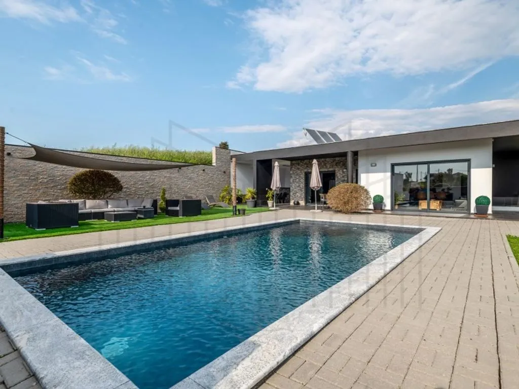 pool_area