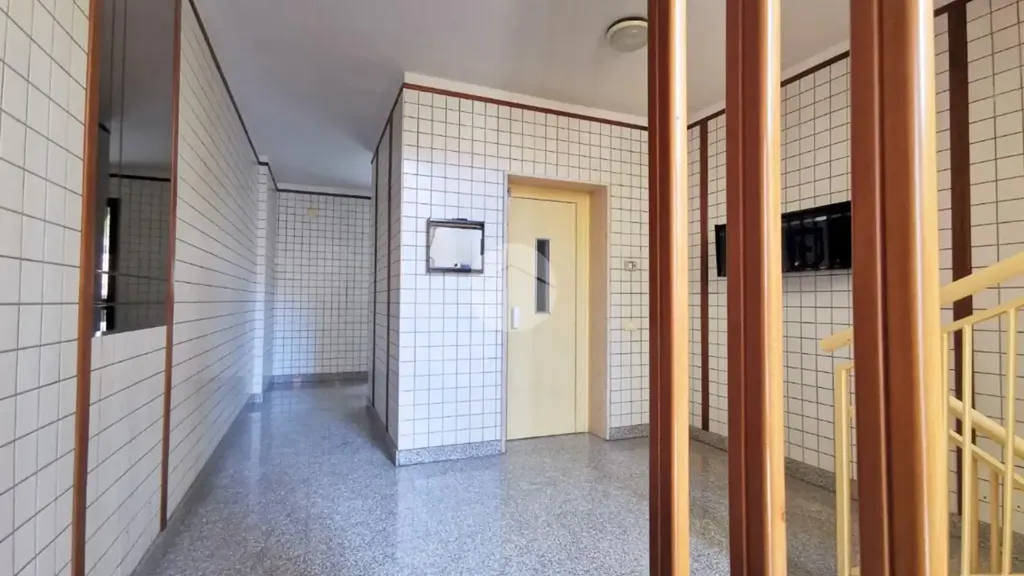 Entrée - Four-Room Apartment with Balcony in Lucera