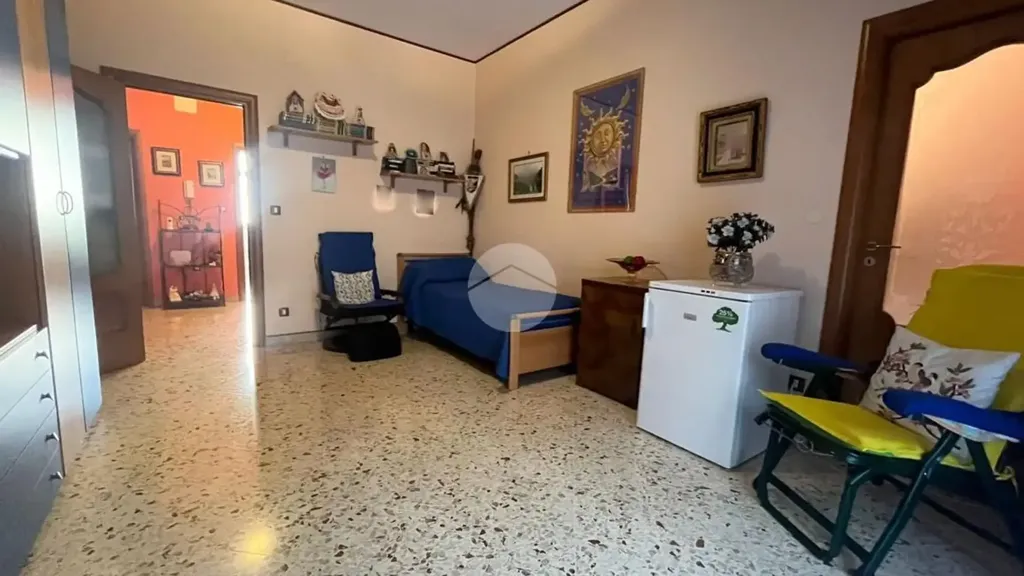 Chambres - 1970s Apartment with Balcony in Palermo