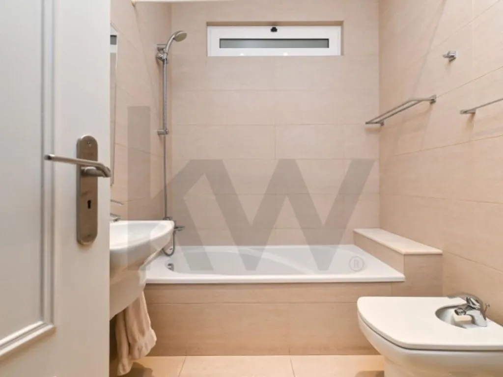 Vannitoad - Luxury Flat with Generous Space in Lisbon