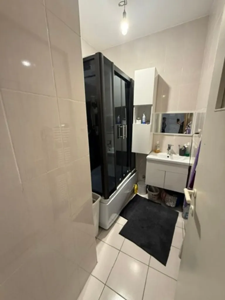 Salles de bain - Appartement avec 2 Chambres à Schaerbeek