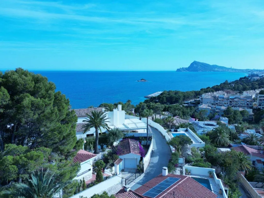 Vista aerea - 27-Room Hotel with Sea View in Altea