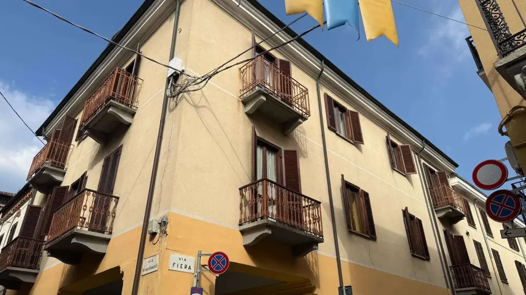 Extérieur - 5-Bedroom Apartment with Balcony in Cirié