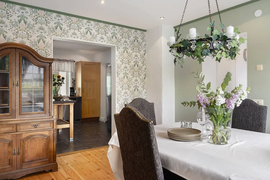 Söögituba - Charming 1900s Villa with Garden in Bjuv