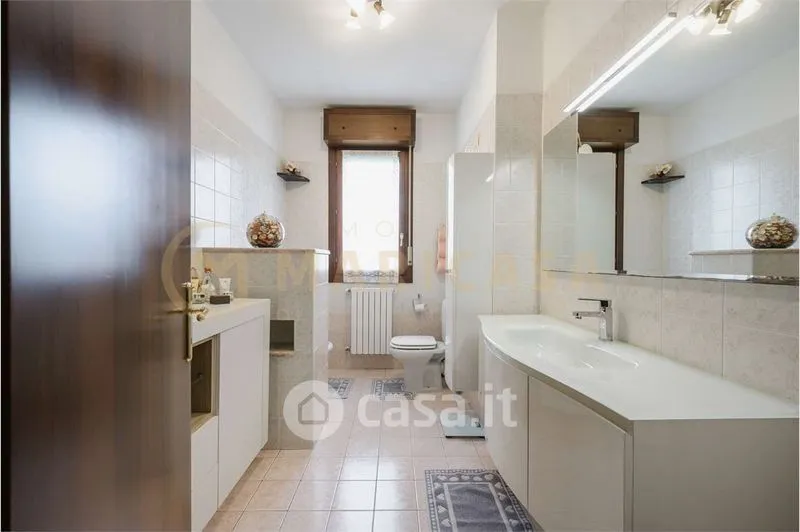 Salles de bain - Apartment with Balcony in Modena