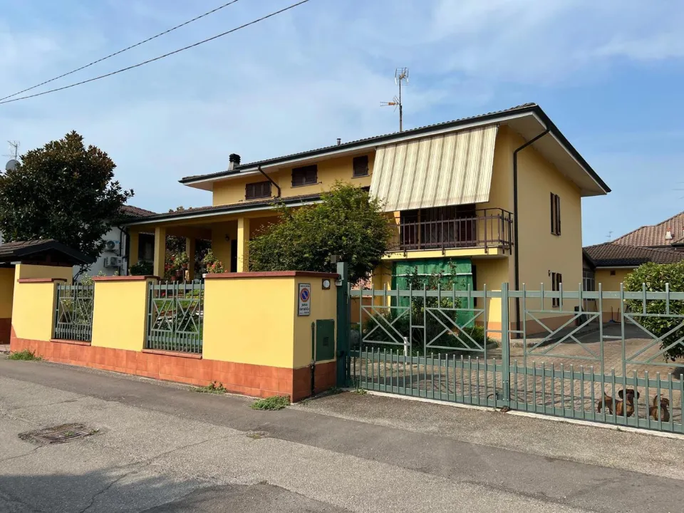 Exterior - Independent Villa with Garden in Mortara